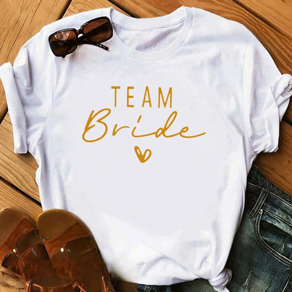 Bride's Best Friend T-shirt  A - đánh giá và giá Summer Clothing Must Haves