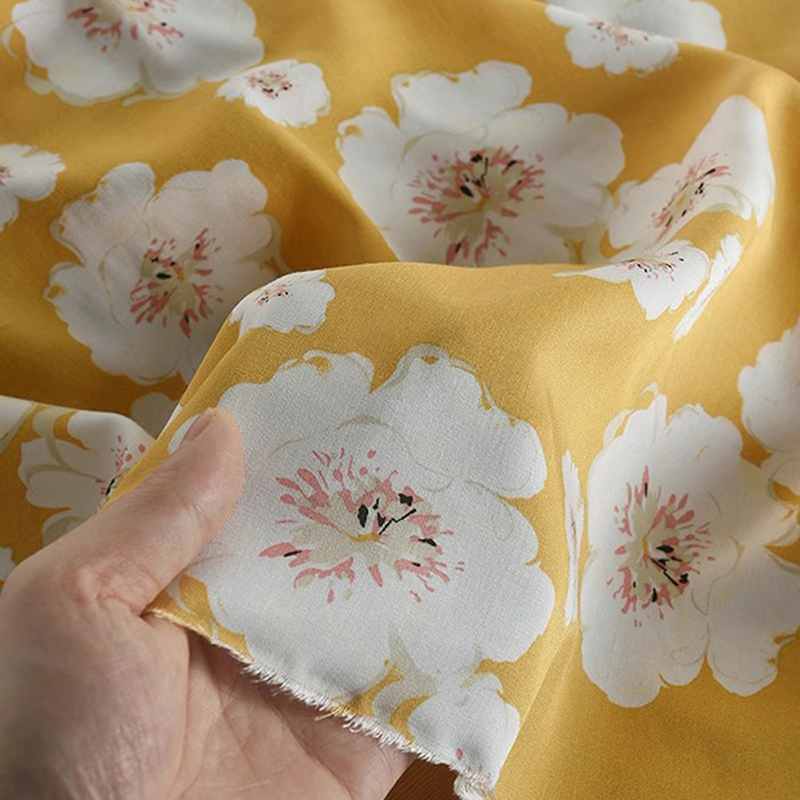 White Floral Printed on Lovely - đánh giá và giá Soft Summer Yellow Clothing